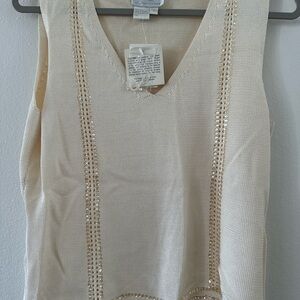 Oscar by Oscar de la Renta 100% silk Cream Sleeveless Top with Sequin Details